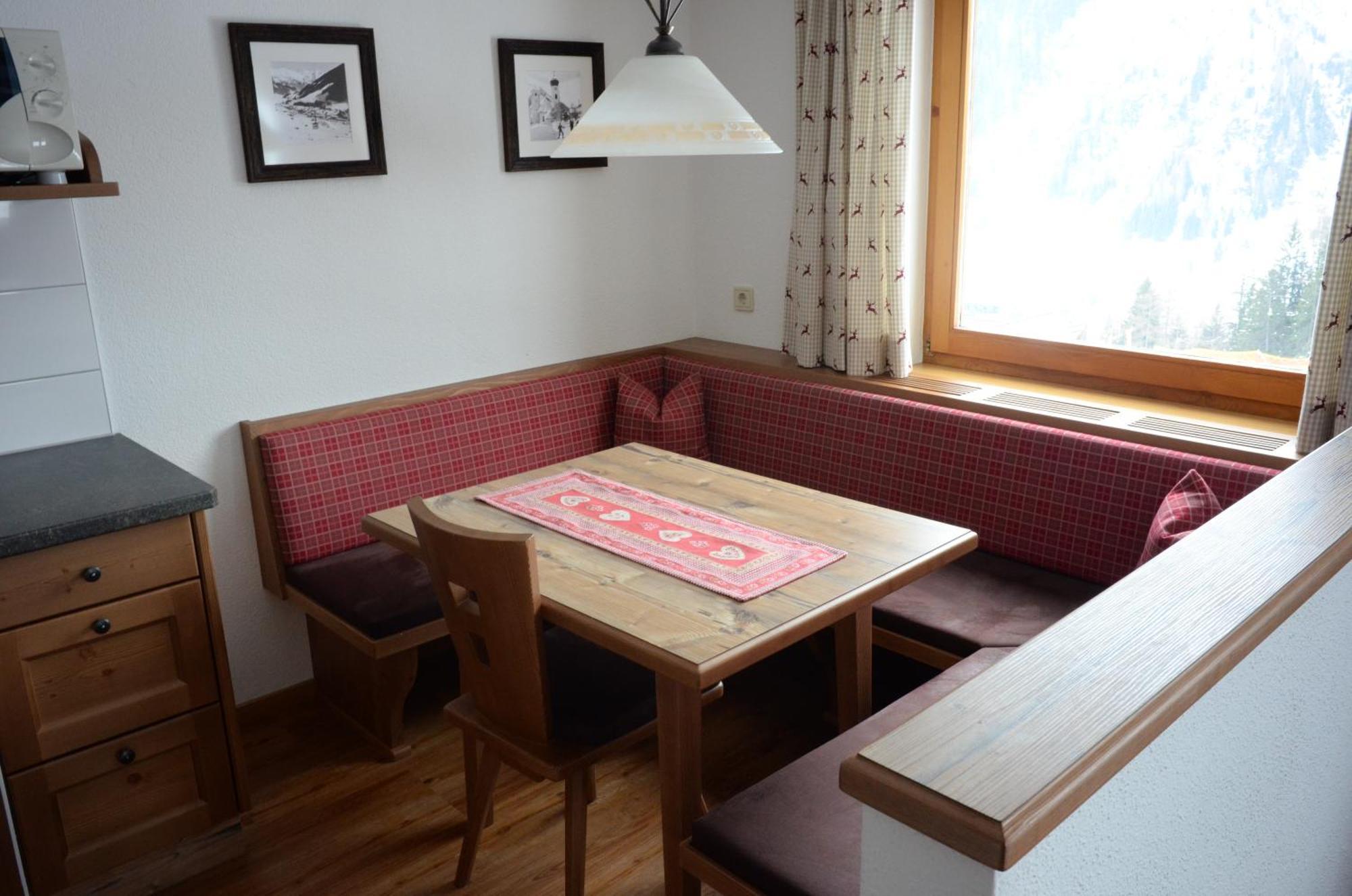 Appartements Tschol Martin Sankt Anton am Arlberg Habitación foto